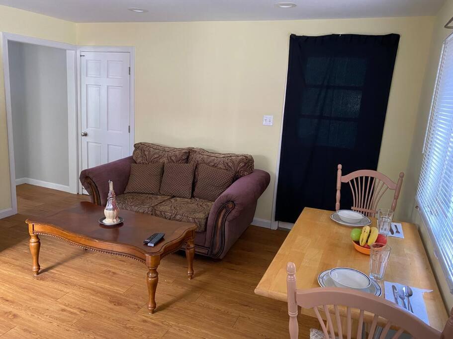 Sunny One Bedroom In Historic Downtown Dover Esterno foto